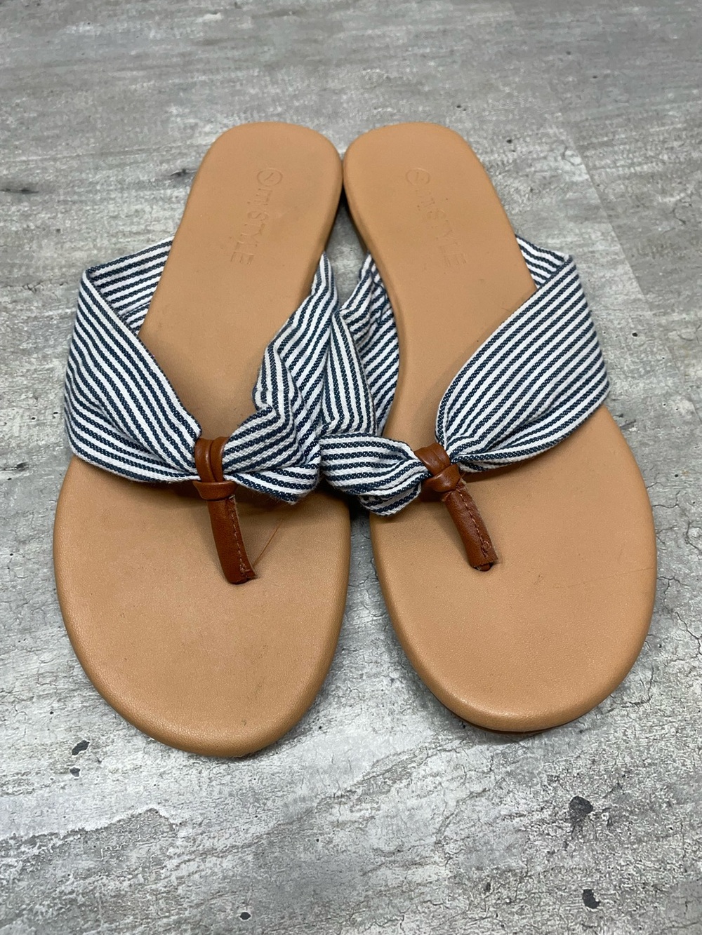 mySTYLE Thong Sandals‎ Womens 7 Blue White Striped Nautical Good Knot Detail